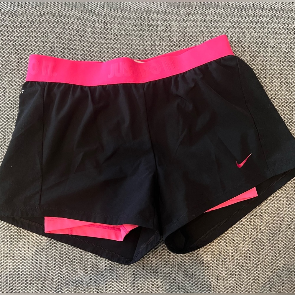 Nike Dri-Fit Women’s 2 in 1 athletic shorts. Pink & Black. Size Small